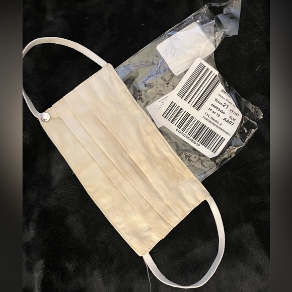 Cotton citizens oatmeal crystal face mask - Picture 3 of 9